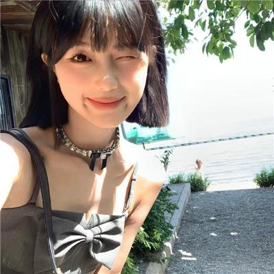 窗外有蓝天